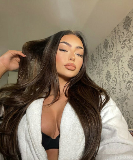 Kiera Lucy model exclusive galleries