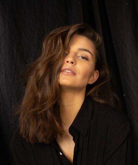 Julia Wieniawa porn actress photo