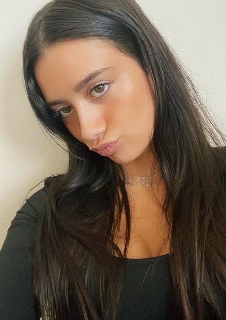 Emma Trout pornstar top picture