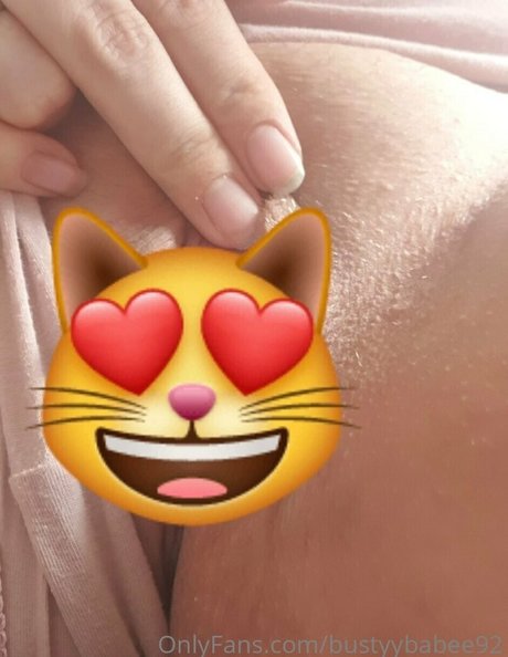 bustyybabee92 xxx model image