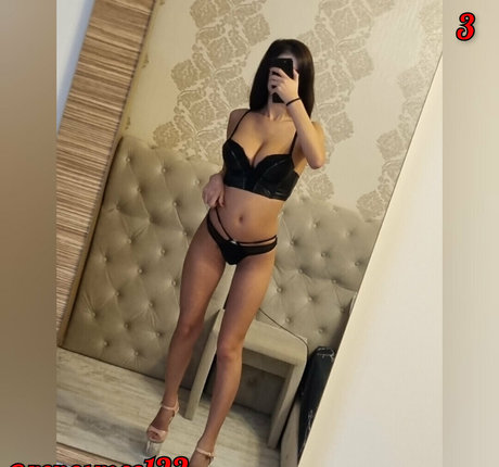 onlyfansllmodels pornstar nude photo