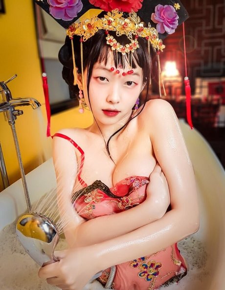 Kimmyyoy free pornstar pics