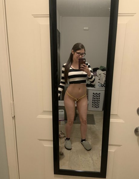 Misty Gates nice model picture