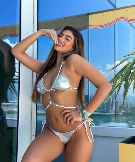 Julia Puzzuoli erotic star picture