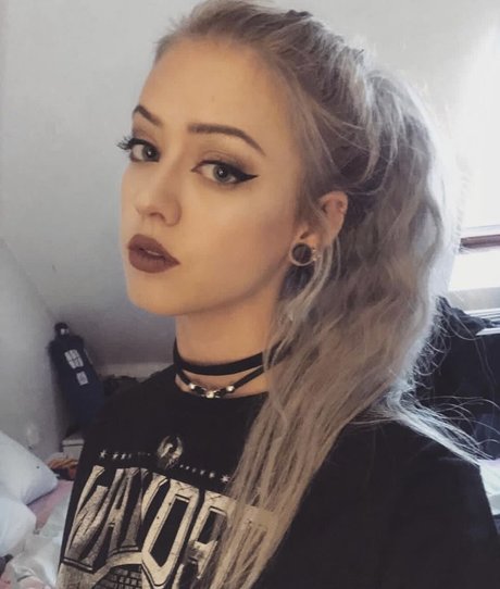 Farbenfuchs perfect model photo