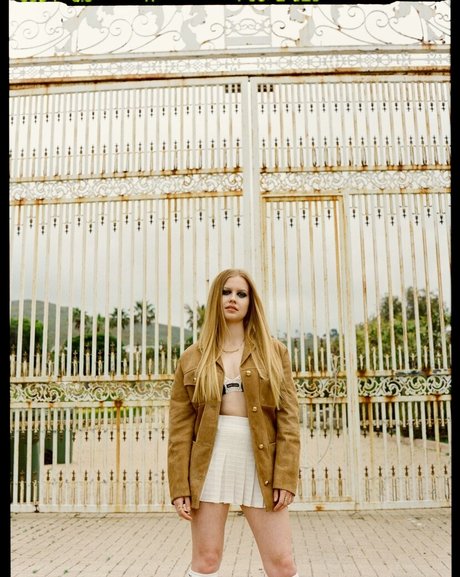 Angourie Rice art star pictures