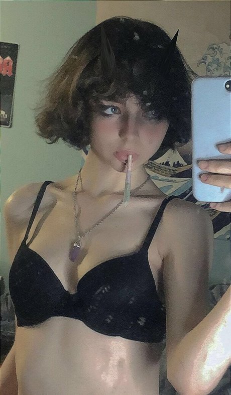 Little Pet exclusive model images