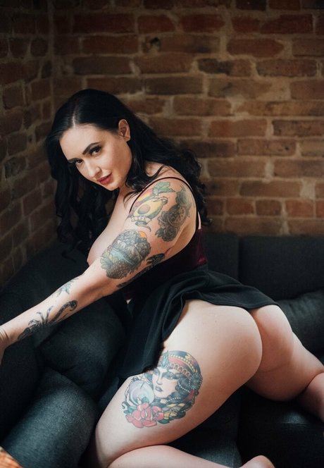 chloerydr art actress galleries