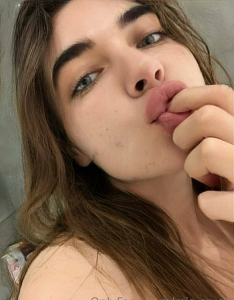 raketaraketa1998 model hd pic