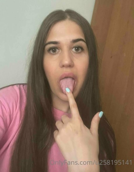 bustyyyyy model beautiful picture