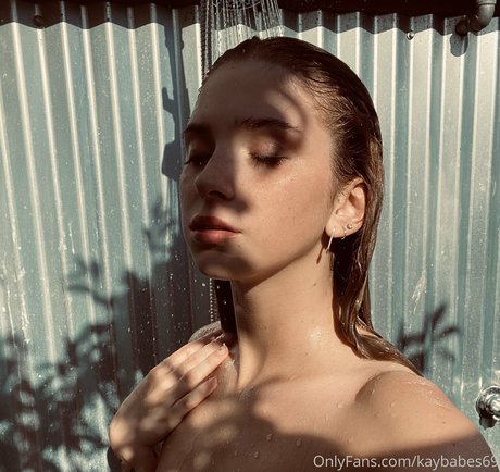 irresistible ivy model high quality img