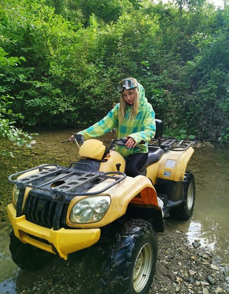 christine live erotic pornstar pictures