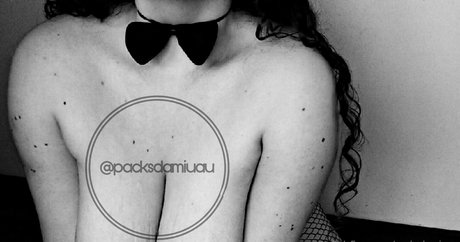 packsdamiuau model exclusive pictures