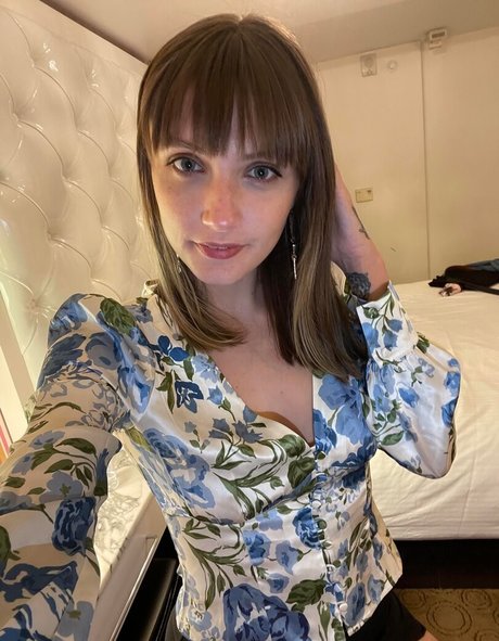 Alanah Mackie nude pornstar photo