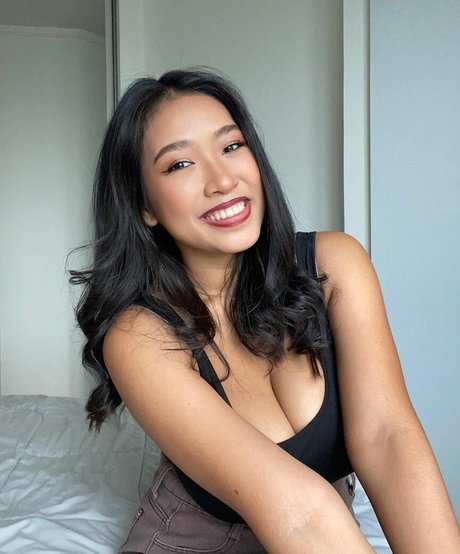 Aoy Chitchanok erotic actress galleries