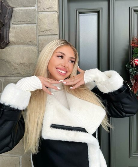 Anais Laliberte sexy star pic