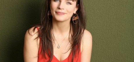 Aisling Bea erotic pornstar archive