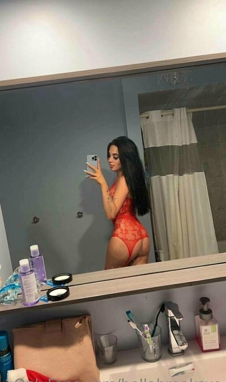 bellabrooksxo nudes model image