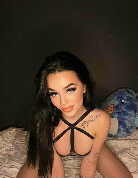 bellabrooksxo pornstar erotic image