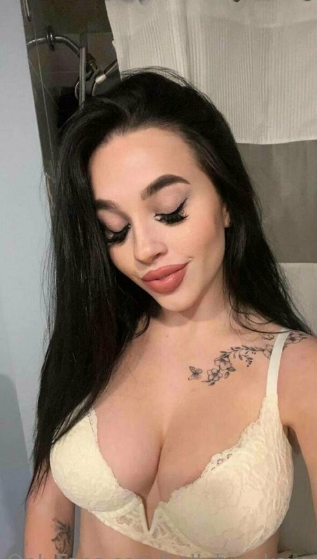 bellabrooksxo pornographic actress photo