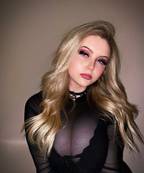 Larkan Danielle pornstar exclusive pictures