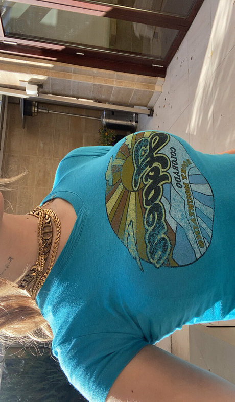 epixemily pornographic model picture