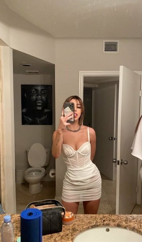 epixemily naked pornstar photos