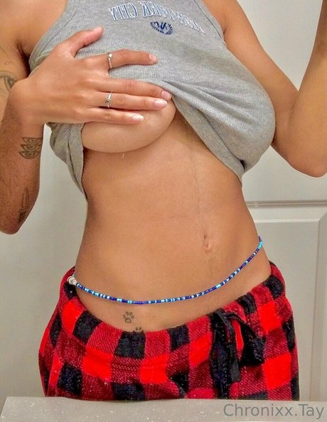 Chronixx tay model pornographic photo