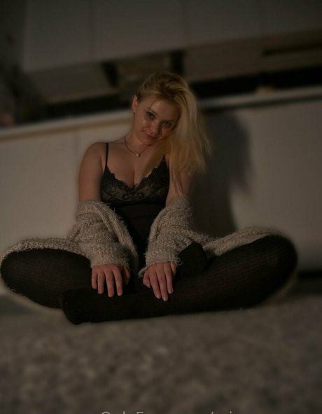 miss space x naked star gallery