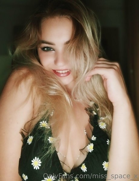 miss space x nice actress img