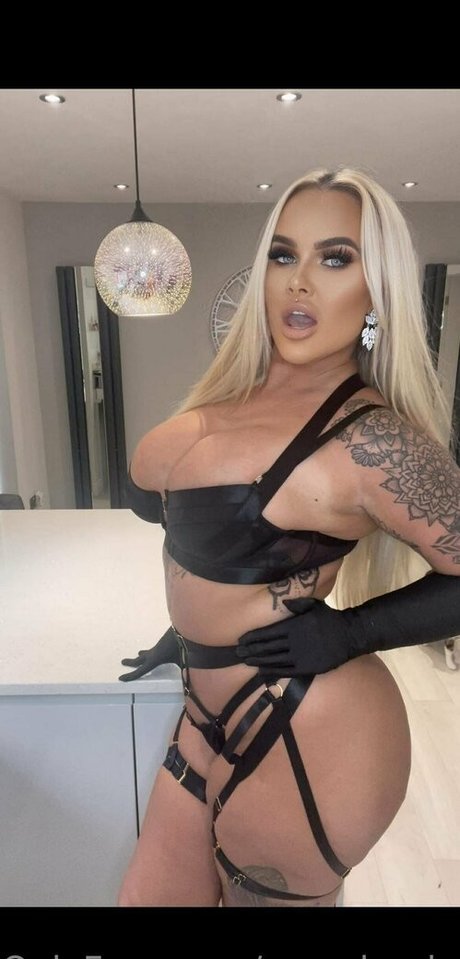 Porscheplatinum art pornstar photo