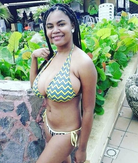 Gisselle F naked pornstar photos