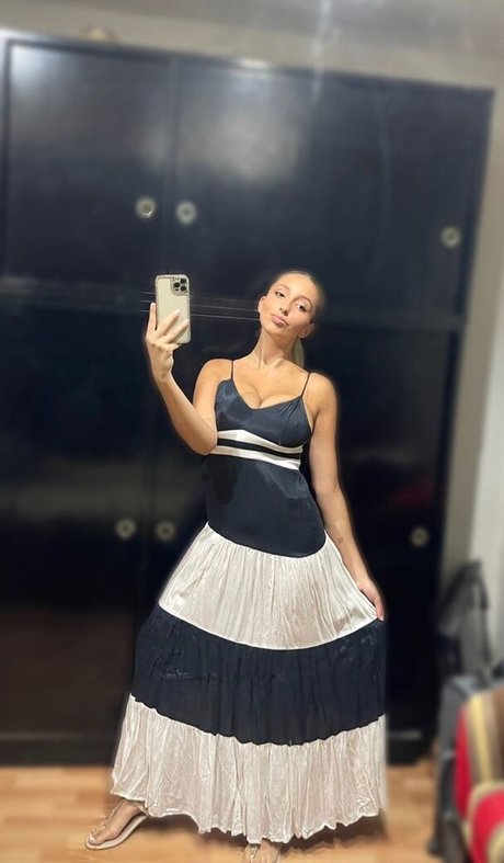 BustyAna sexy actress images