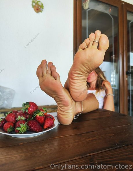 atomictoez xxx star picture