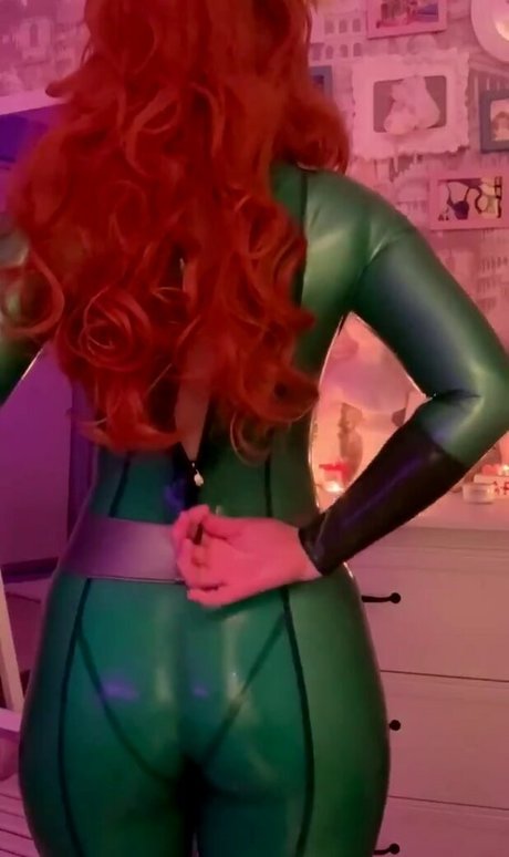 Lilslvkitten adult model photo