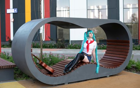 Oleviia cyber pretty actress galleries