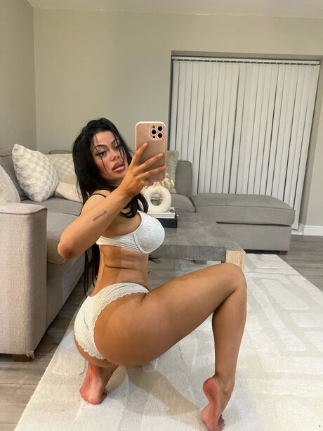 Hollyydollyy sex pornstar images