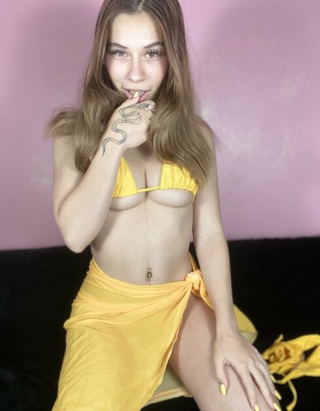 cupofcarli nude actress photo