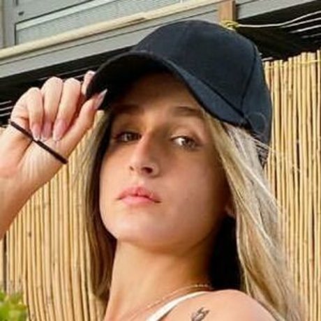 noaperetss star naked photo