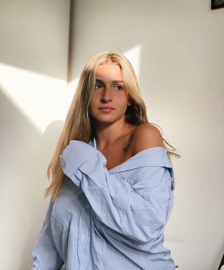 noaperetss star sexy galleries