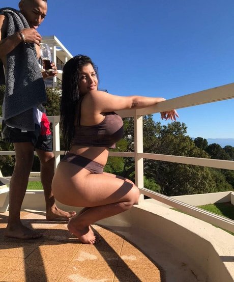 Mickyla Goslett star naked photos