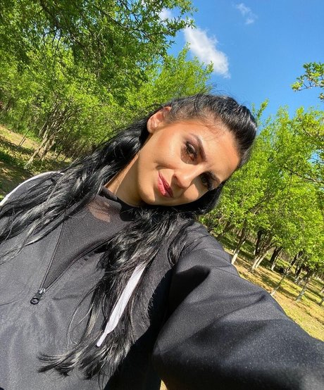 BelovedKhlloe hot star photo