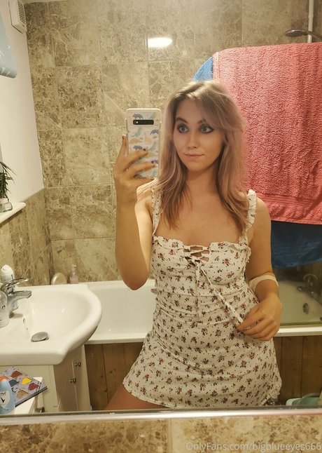 bigblueeyes666 nude pornstar pictures