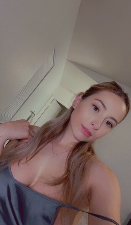 Avesfree nice model img