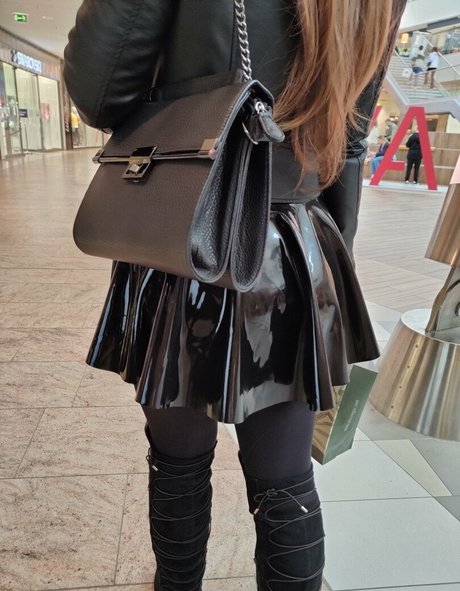 madame alaska official hot actress archive