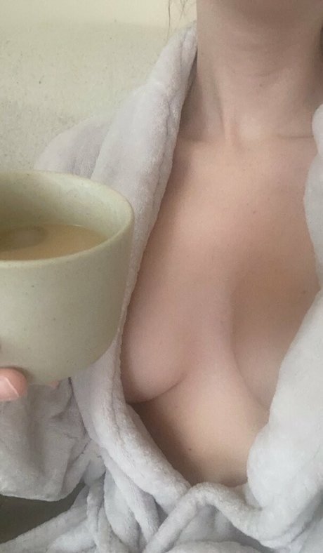 itssie sexy actress archive