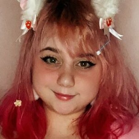 Mintyluxxx model free picture