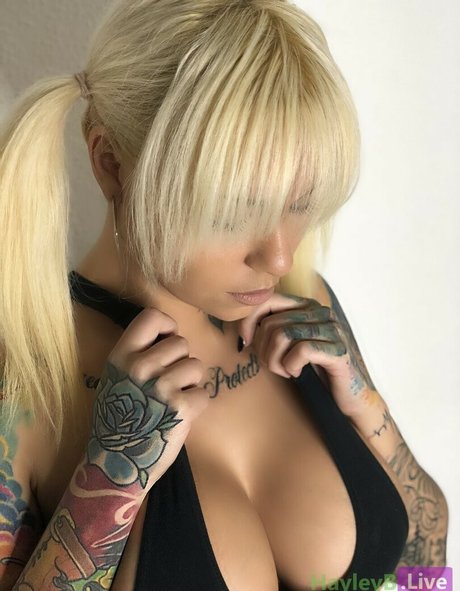 Hayley B perfect model image