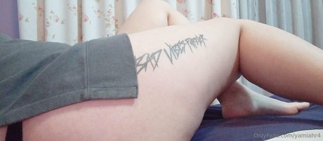 yamiahr4 art star photo