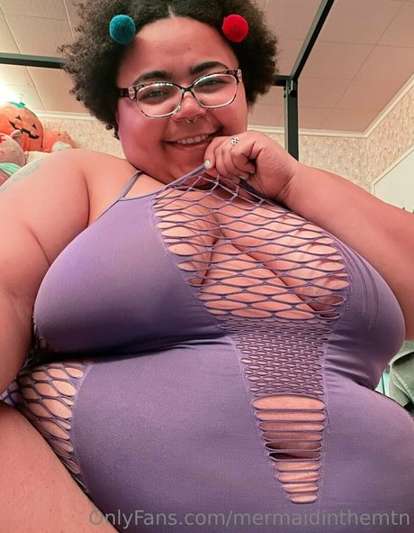 mermaidinthemtn beautiful model image